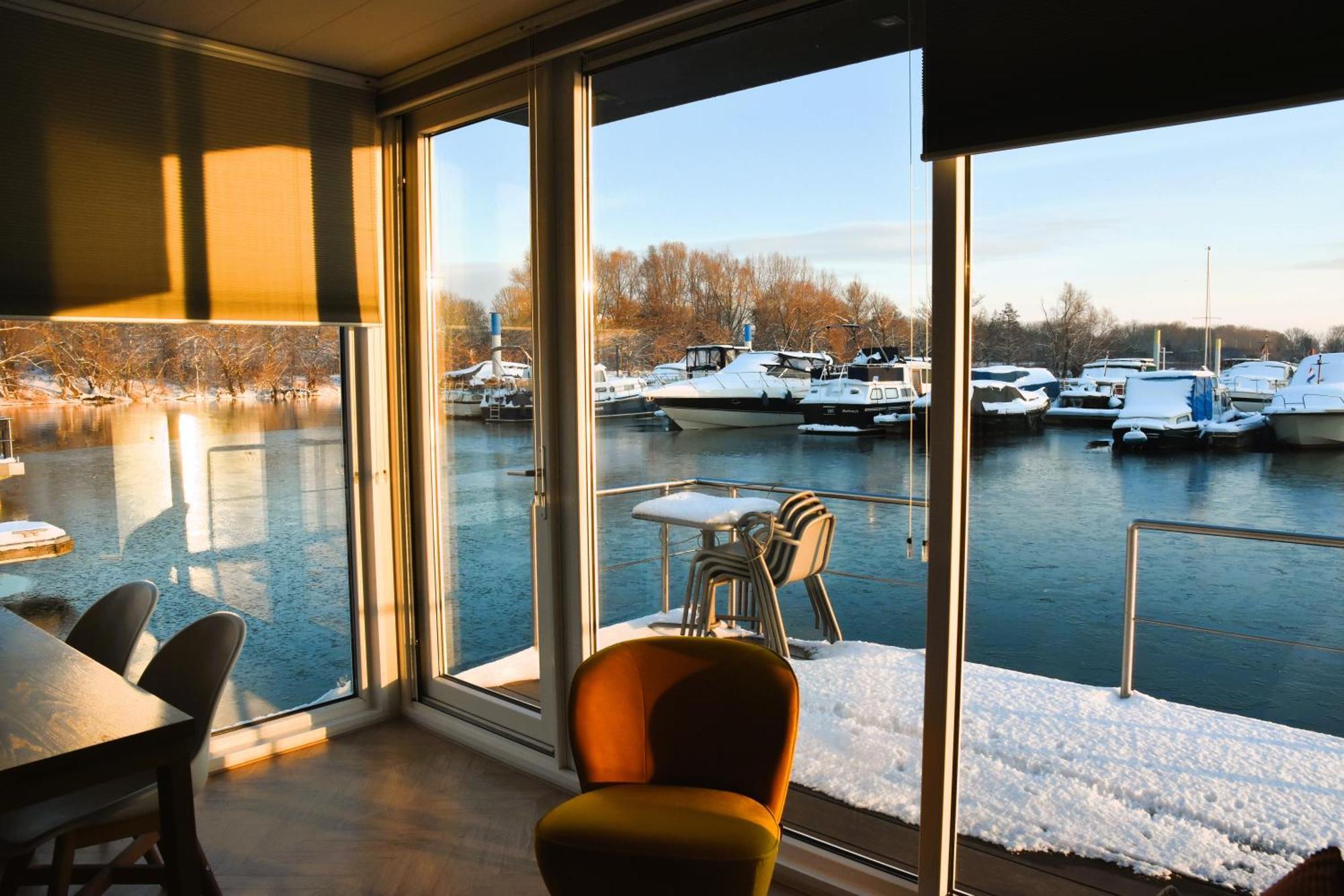 Houseboat Trinidad Maastricht Exterior foto